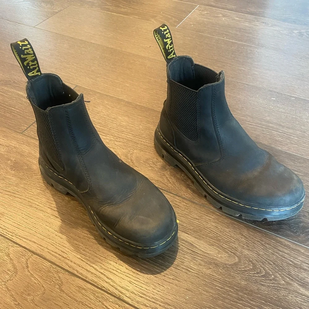Chelsea Boot Size 7 - Picture 2 of 3